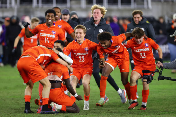 面對麥恩諾 面對麥恩諾